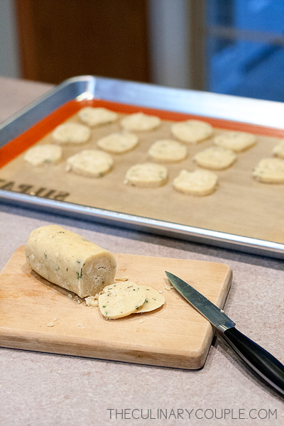 parmesan-thyme-crackers-5